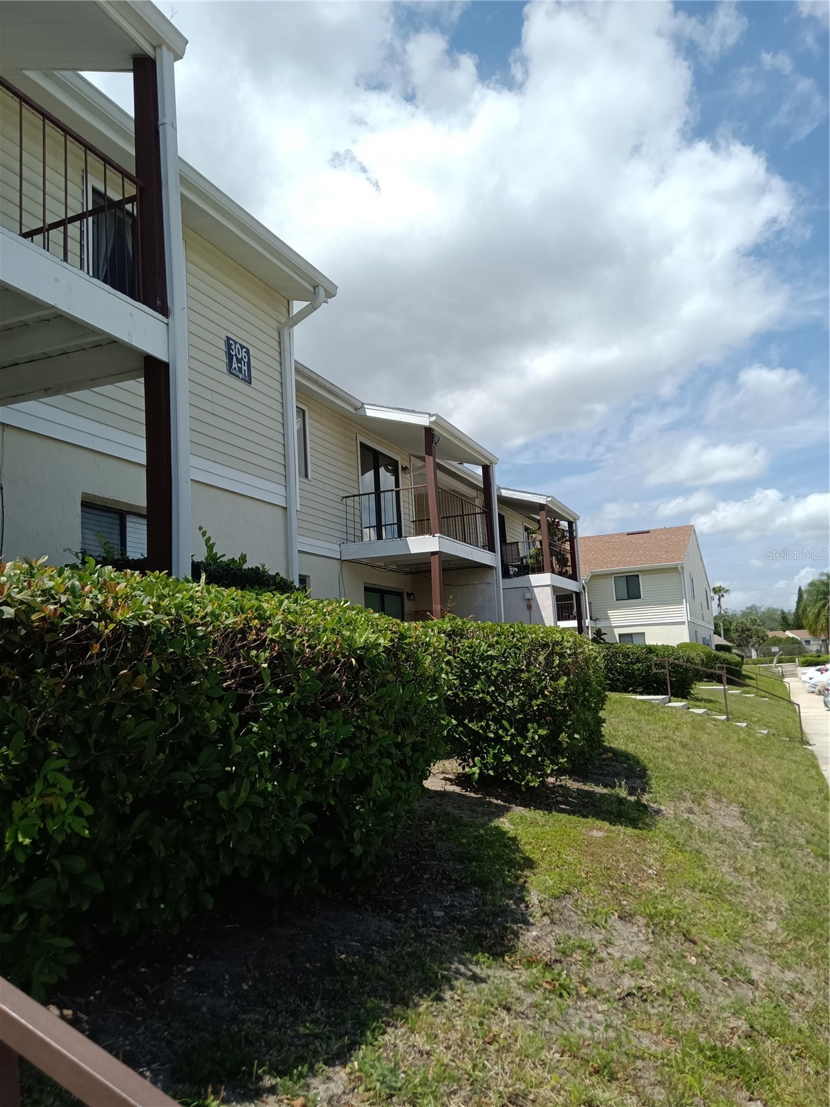 306 CHEROKEE COURT F
