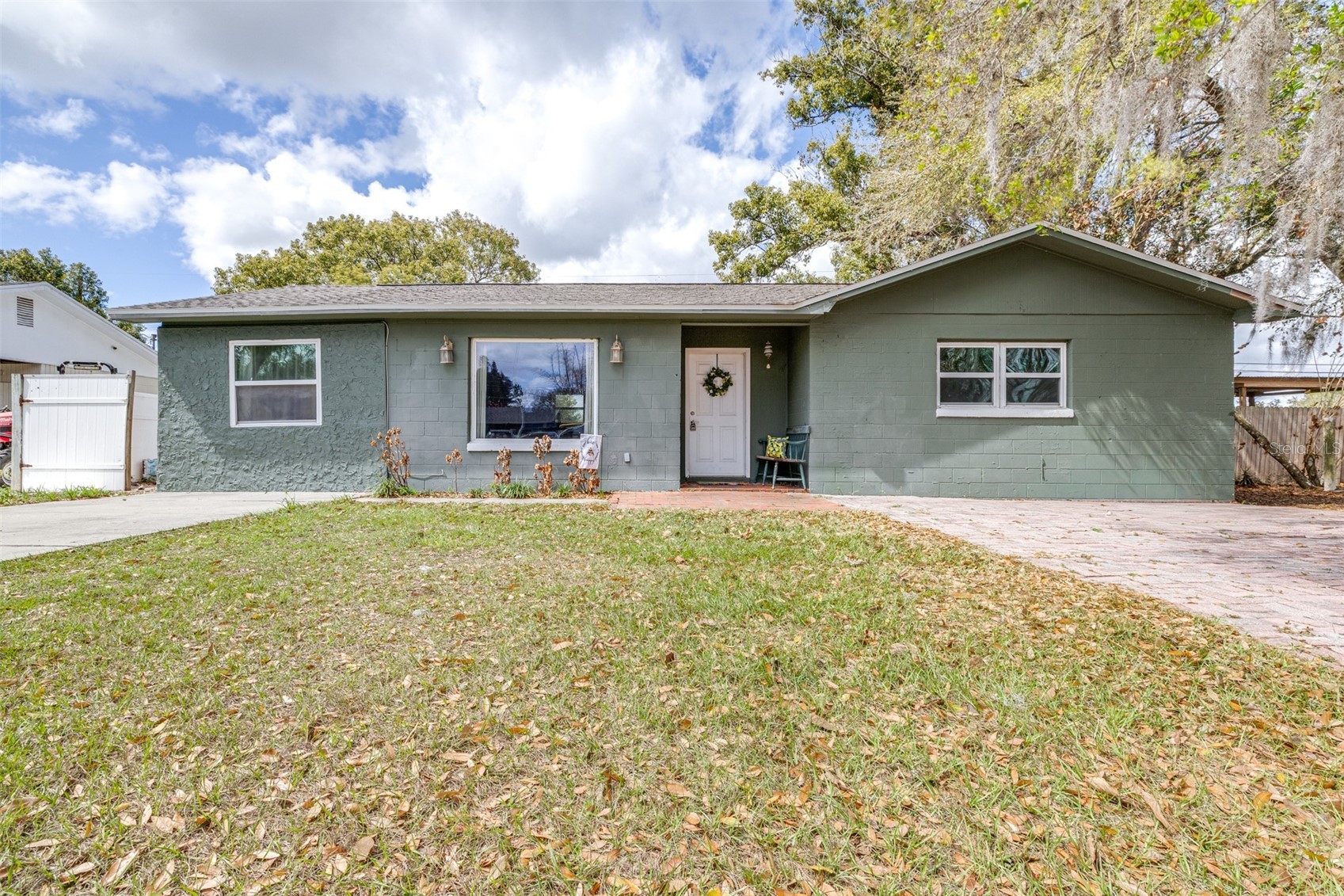 2584 EDMOND CIRCLE