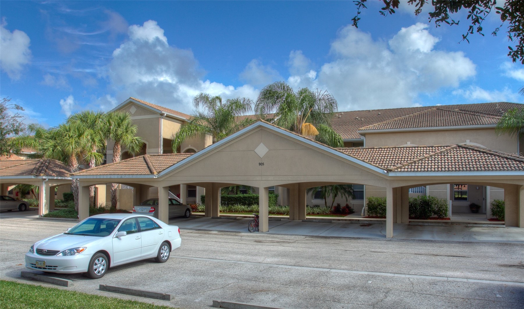 905 FAIRWAY COVE LANE 205