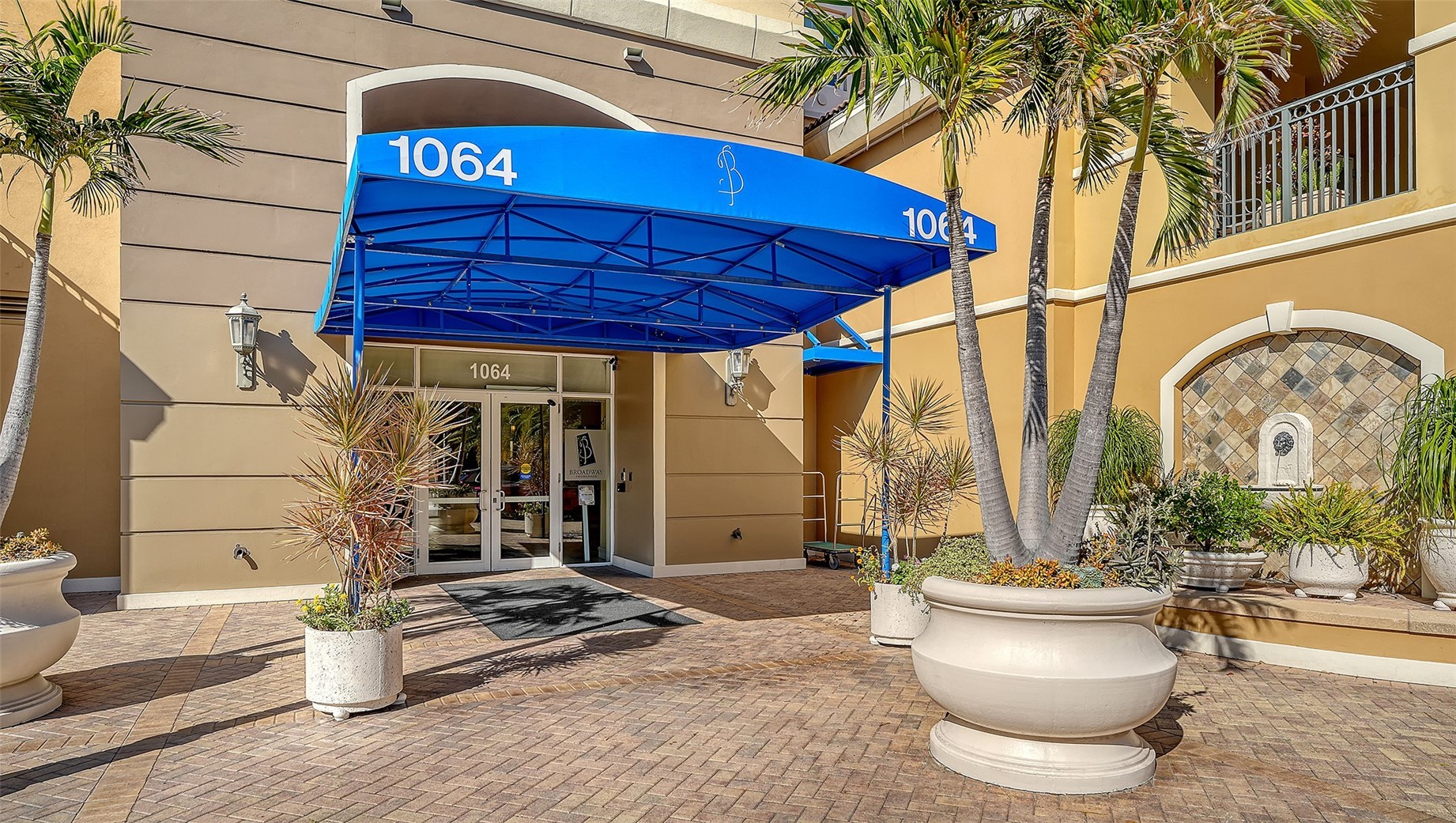 1064 N TAMIAMI TRAIL 1320