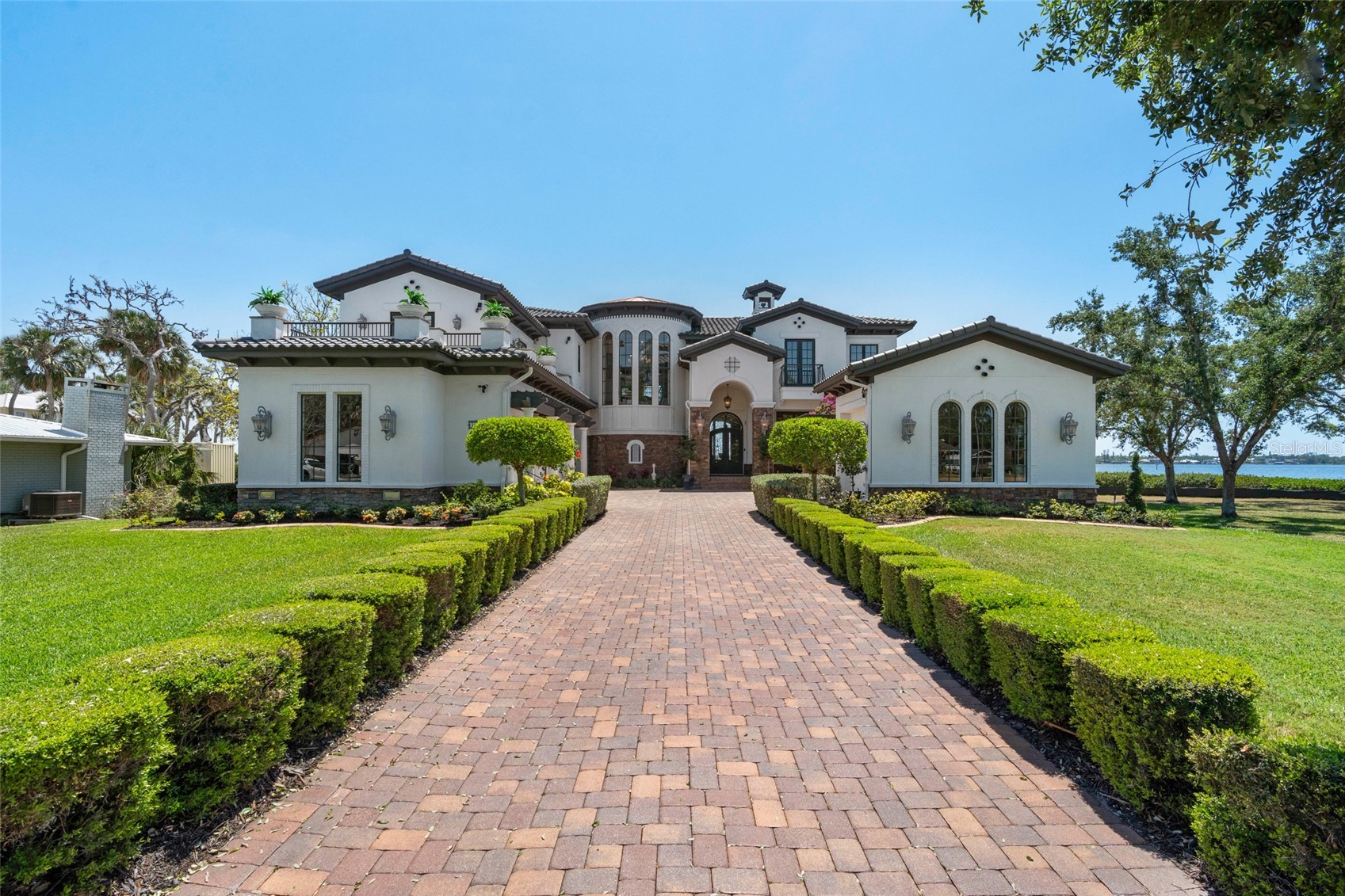 2107 4TH STREET COURT W