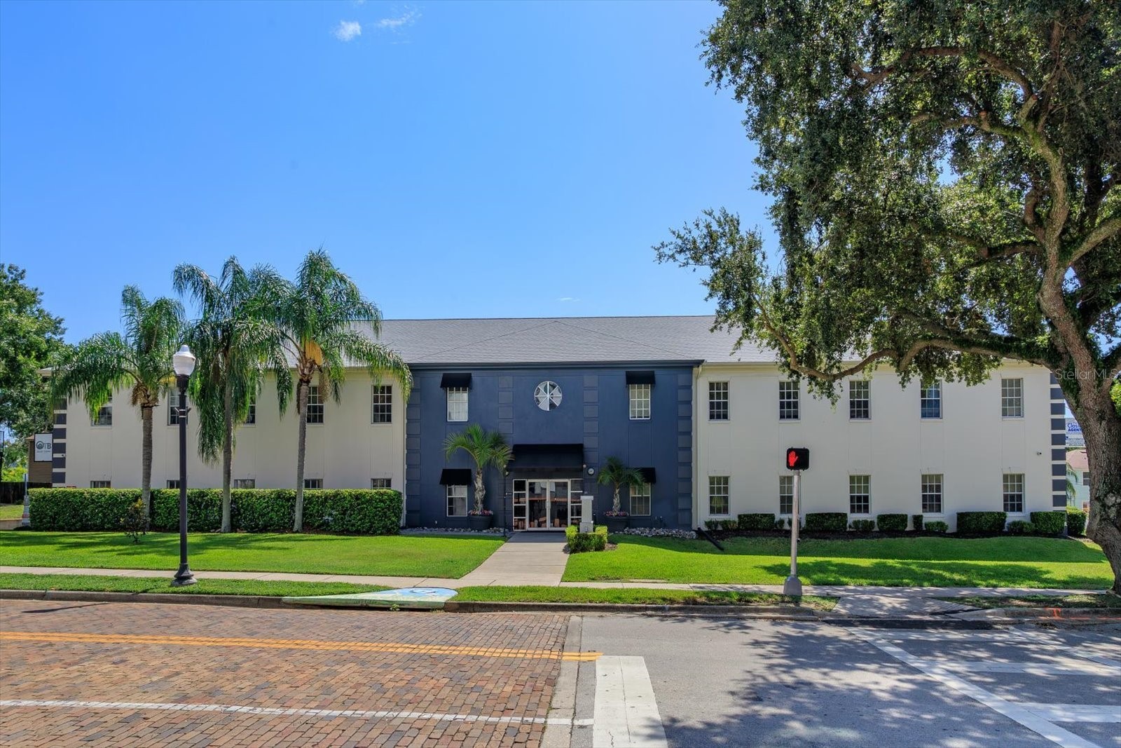 11 N SUMMERLIN AVENUE 100