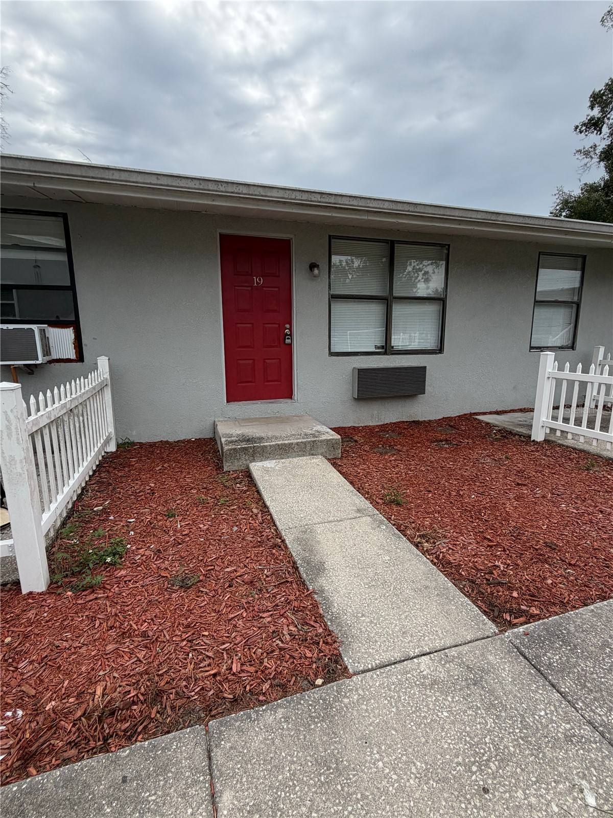 1400 STRAWBERRY PLACE 19