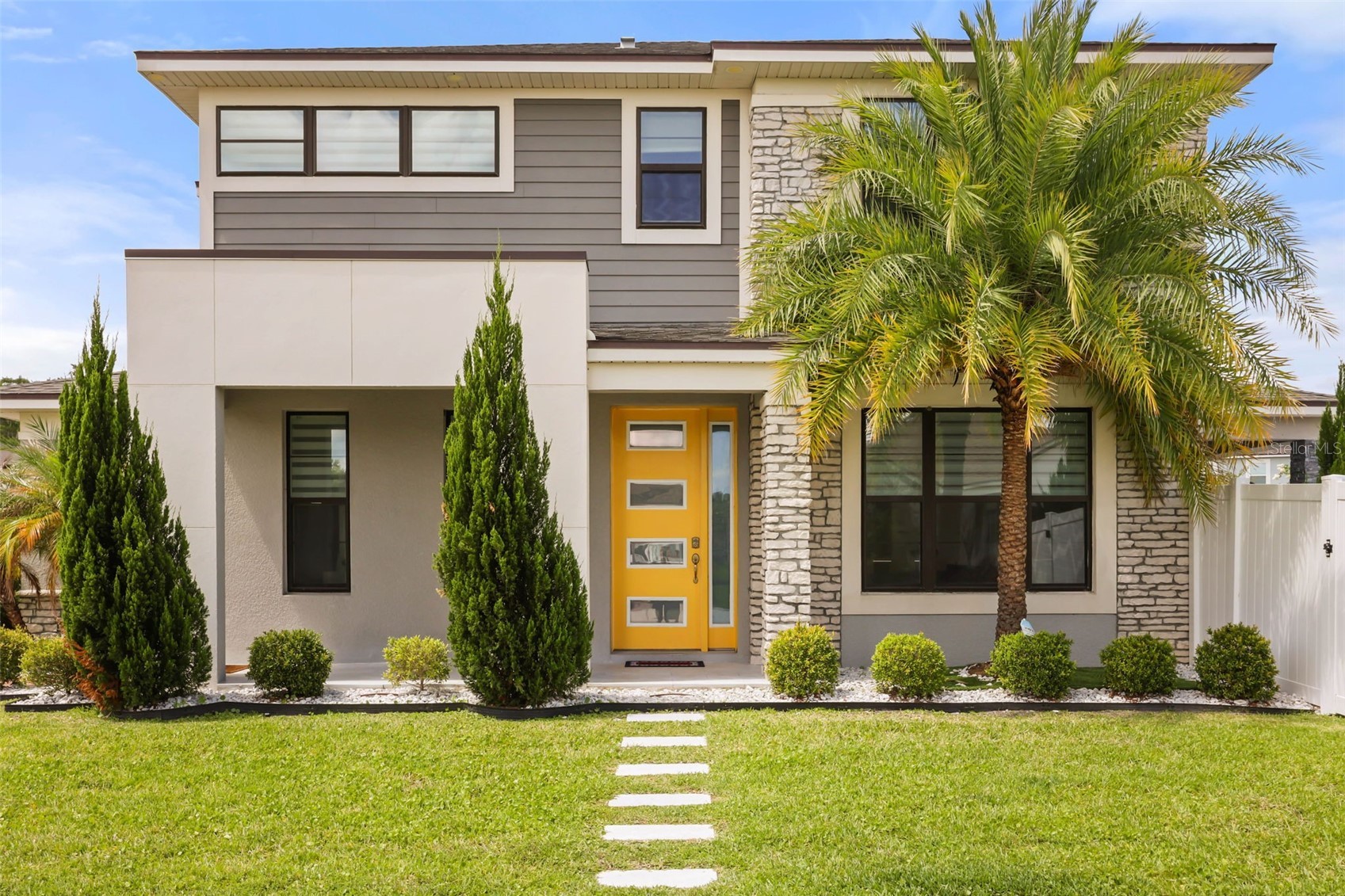 2518 EMPRESS DRIVE