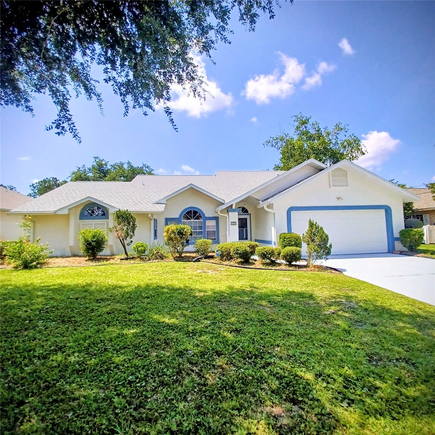 18 WESTCLIFFE LANE