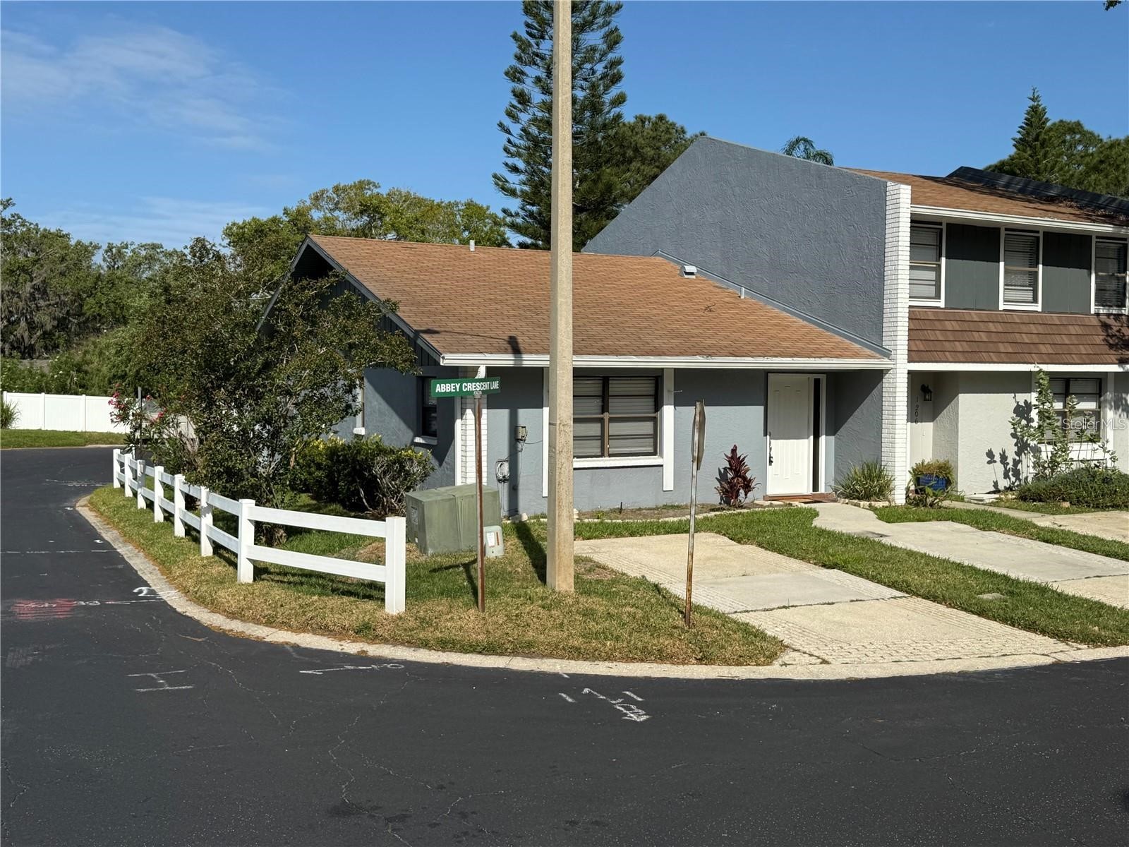 1200 ABBEY CRESCENT LANE