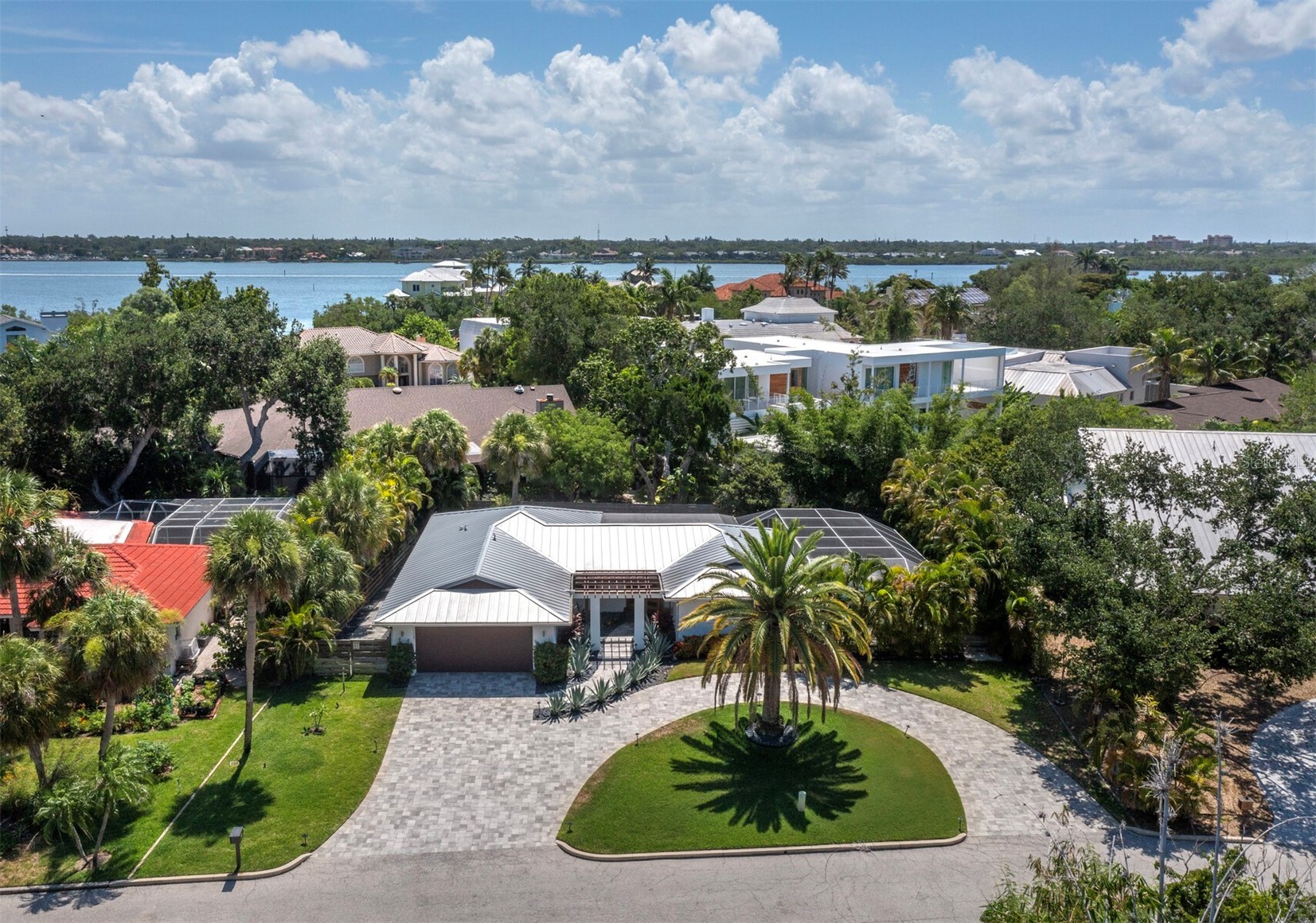622 TROPICAL CIRCLE
