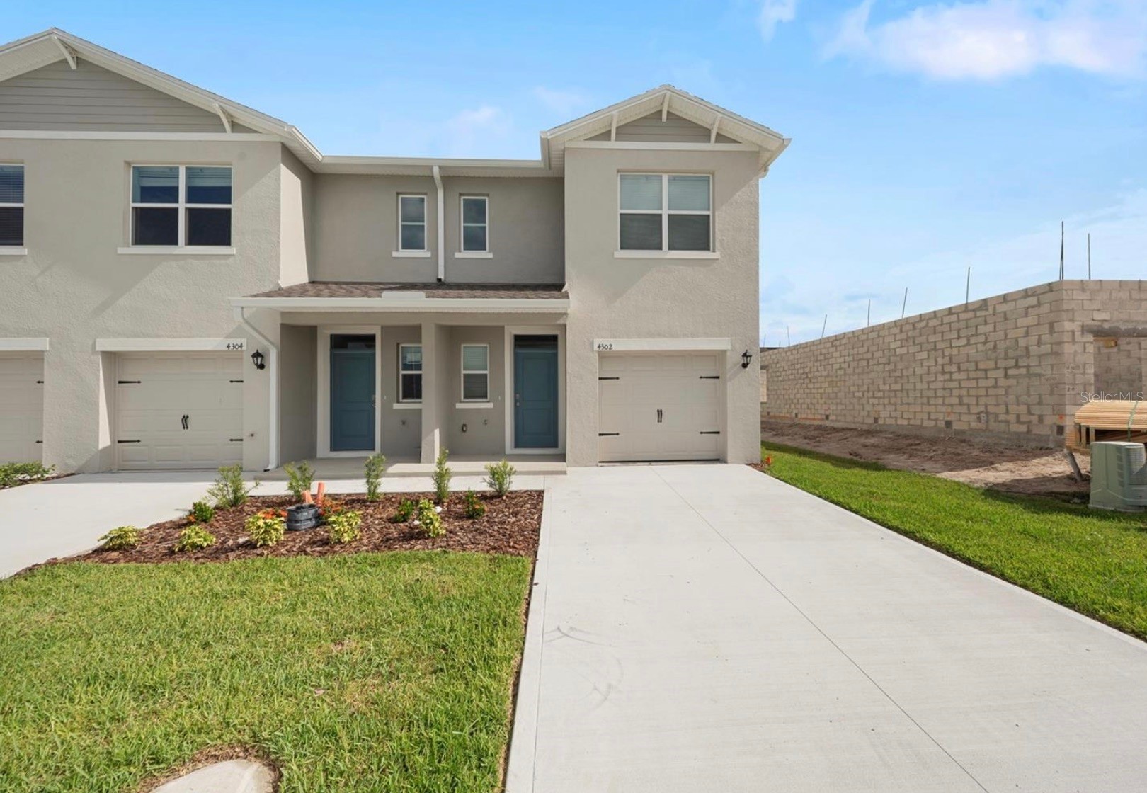 4302 BUTTERSCOTCH CIRCLE