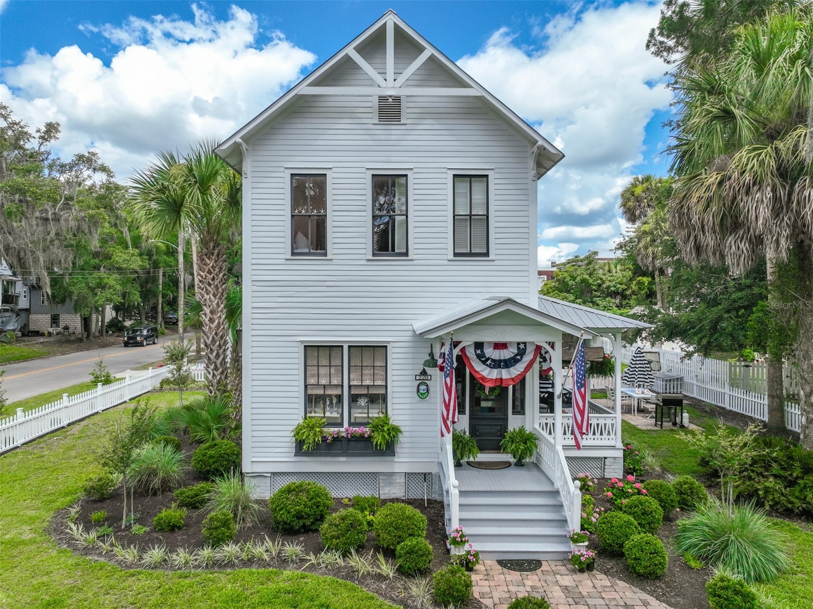 220 S 4TH STREET