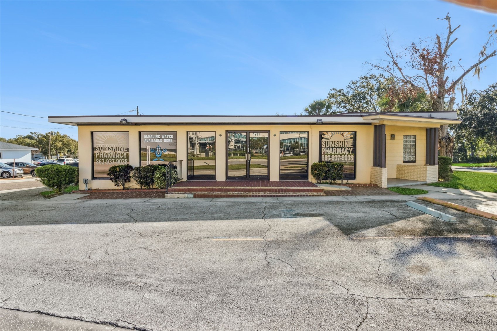 1231 LAKELAND HILLS BOULEVARD