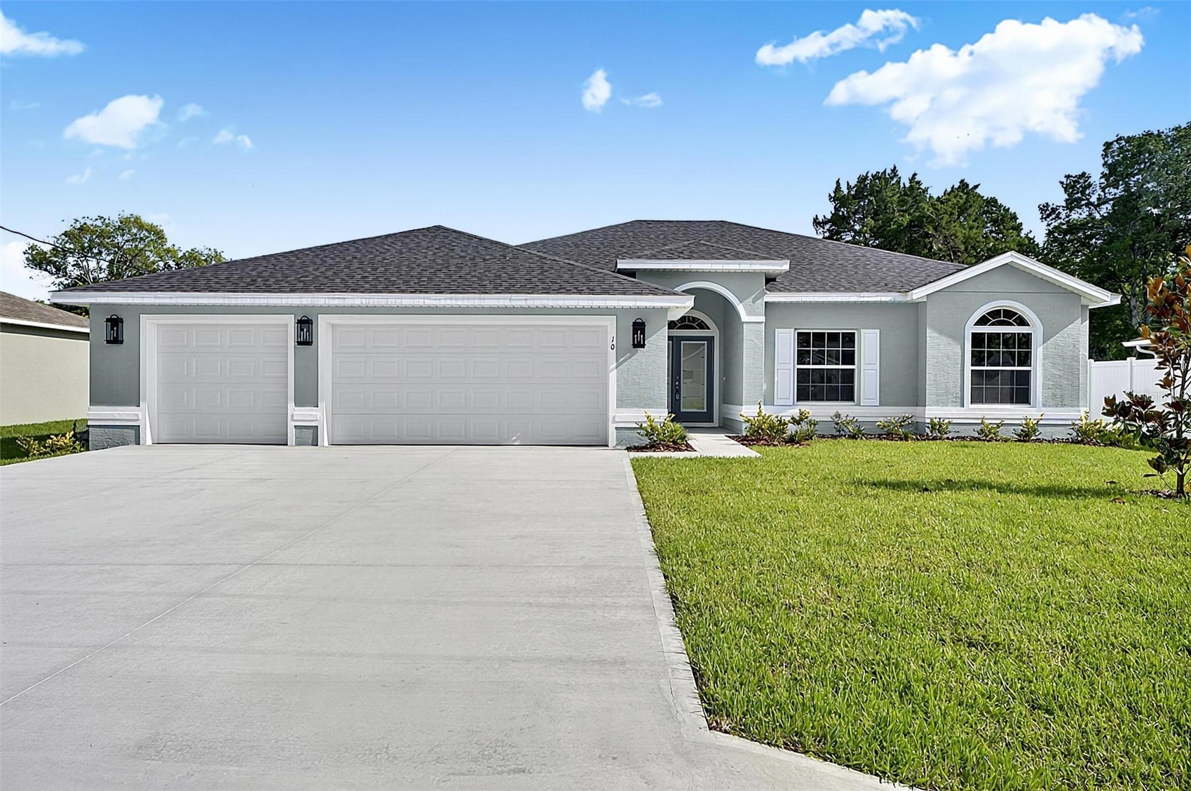10 PERSIMMON DRIVE