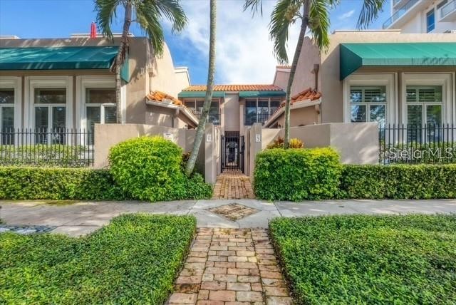 200 COCOANUT AVENUE 7