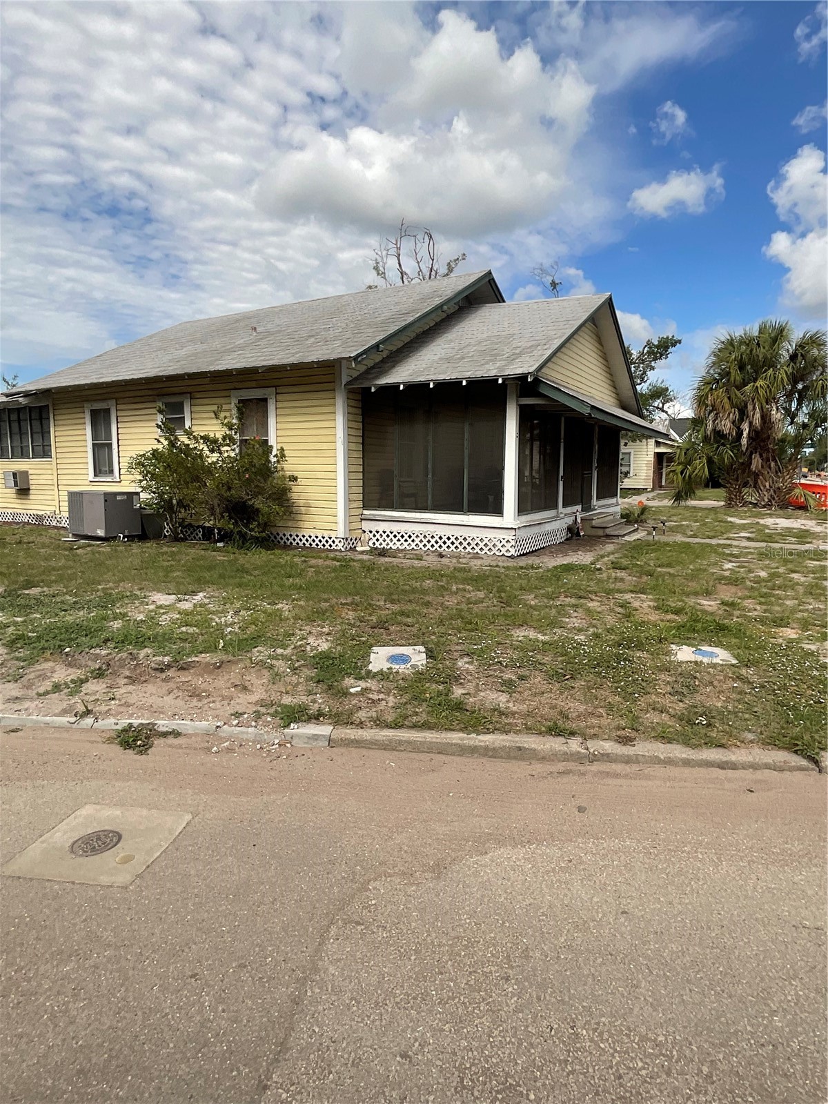 628 E MAGNOLIA STREET