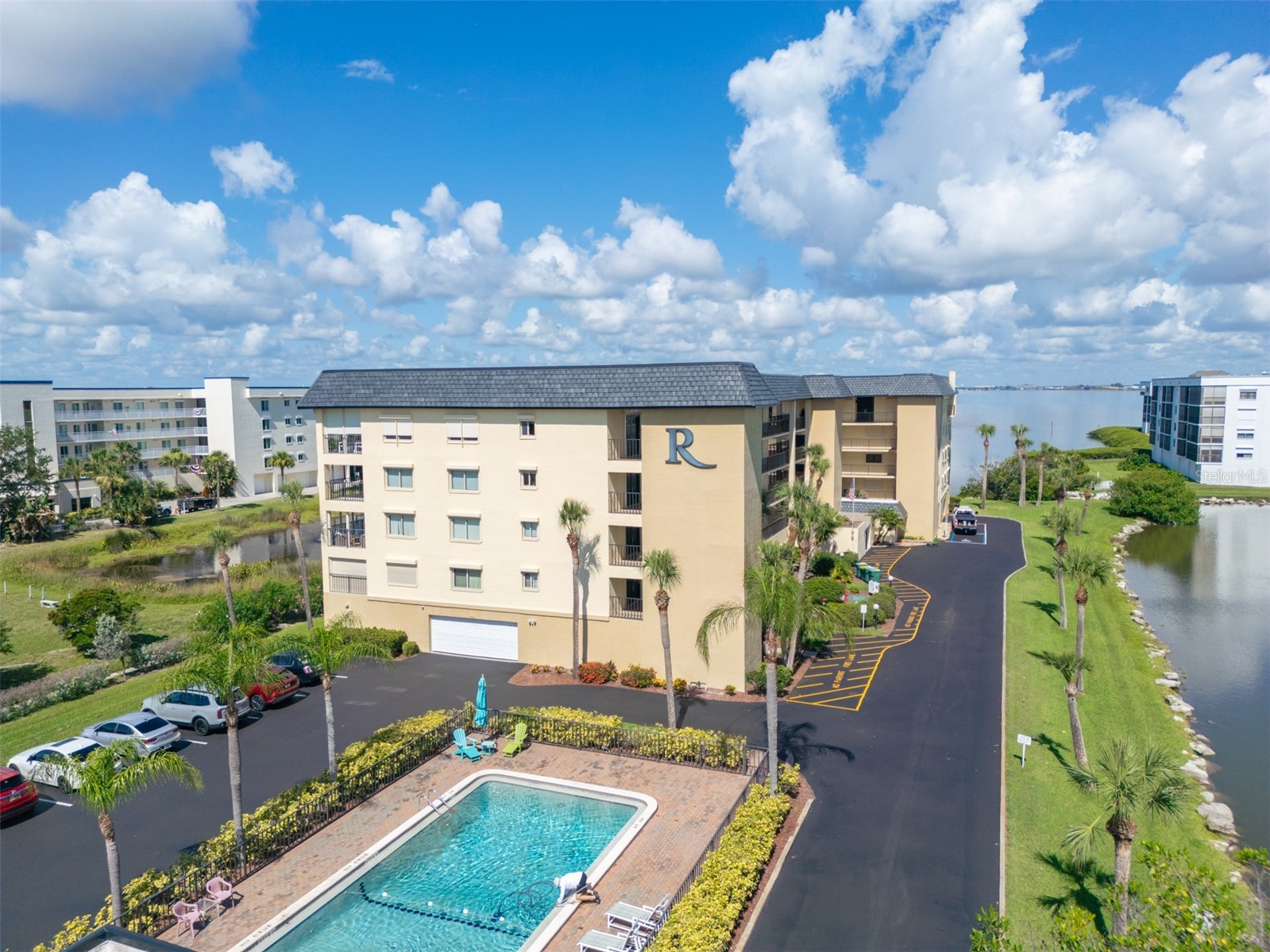 190 ESCAMBIA LANE 305