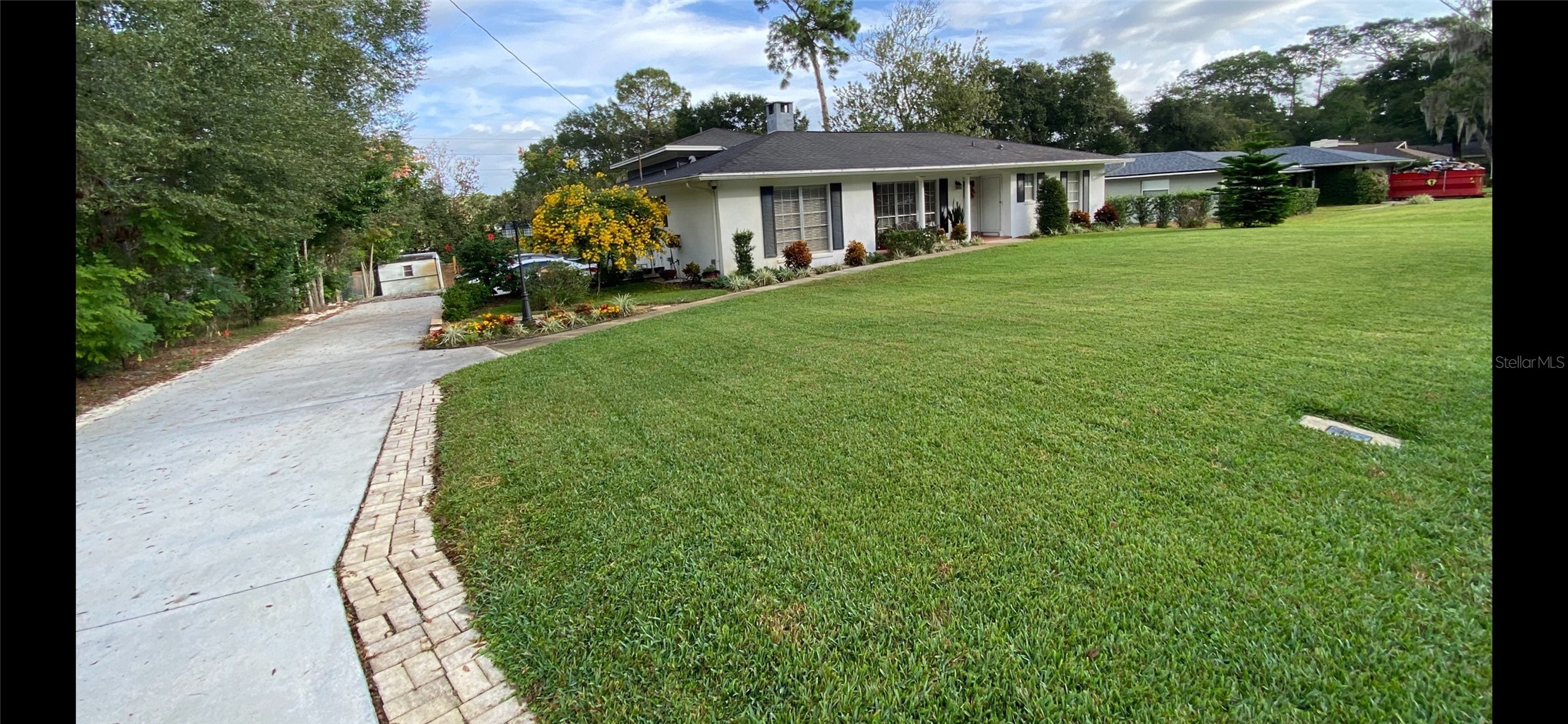 305 WHITE OAK DRIVE