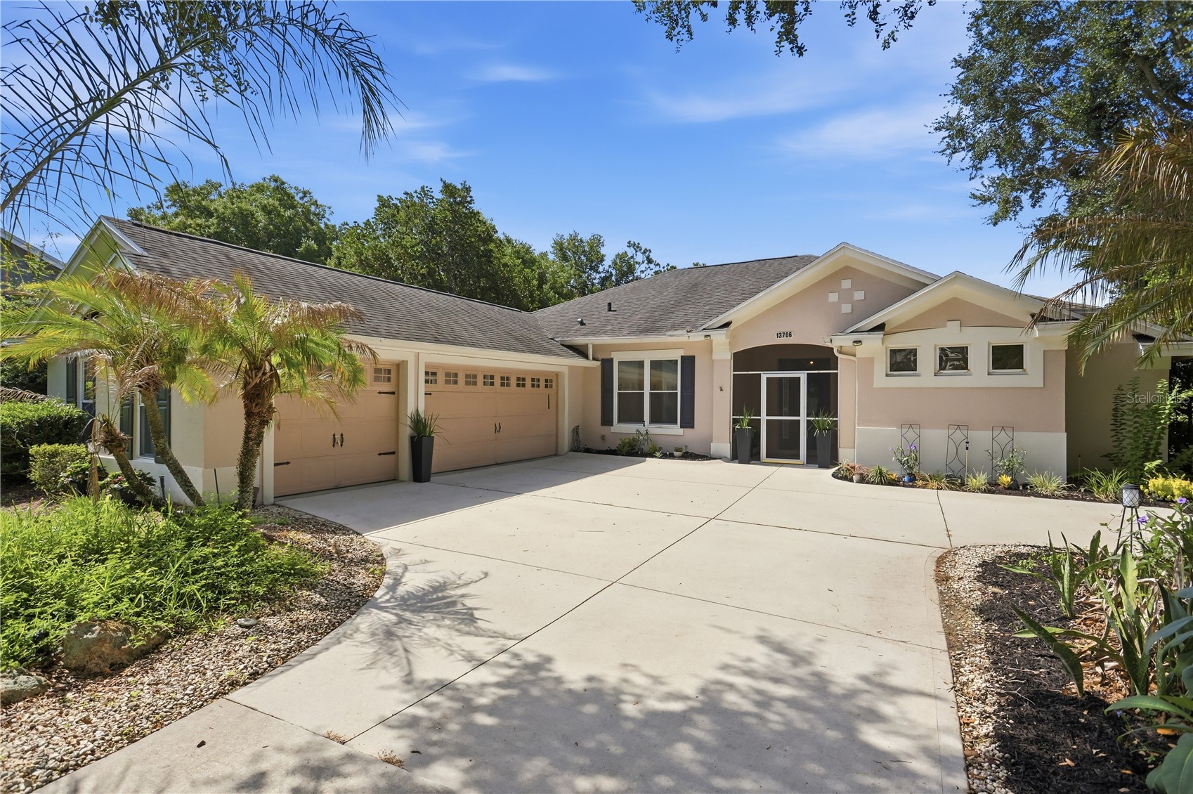 13706 VIA ROMA CIRCLE