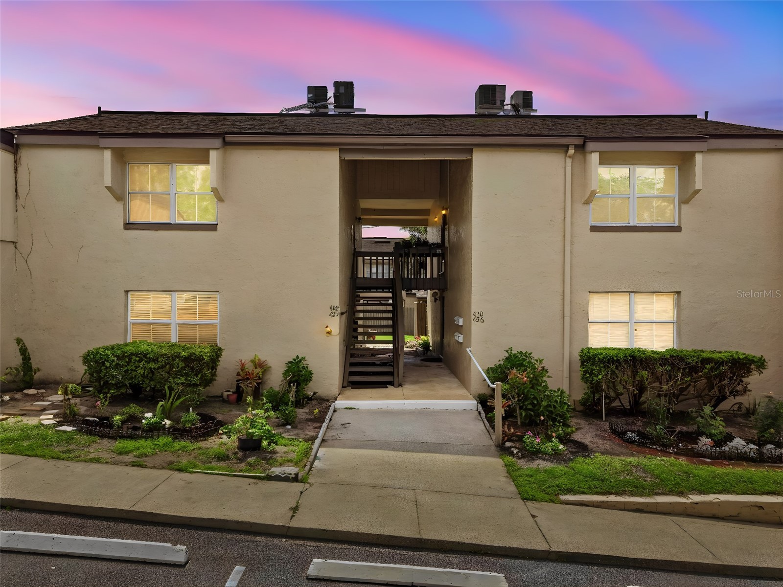 424 WINDMEADOWS STREET 424
