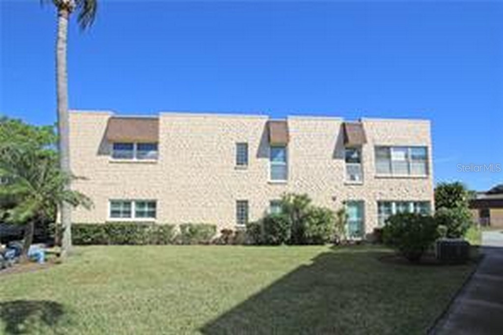 221 CEDARWOOD CIRCLE 221