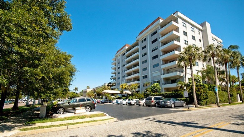 1400 BARCARROTA BOULEVARD 201