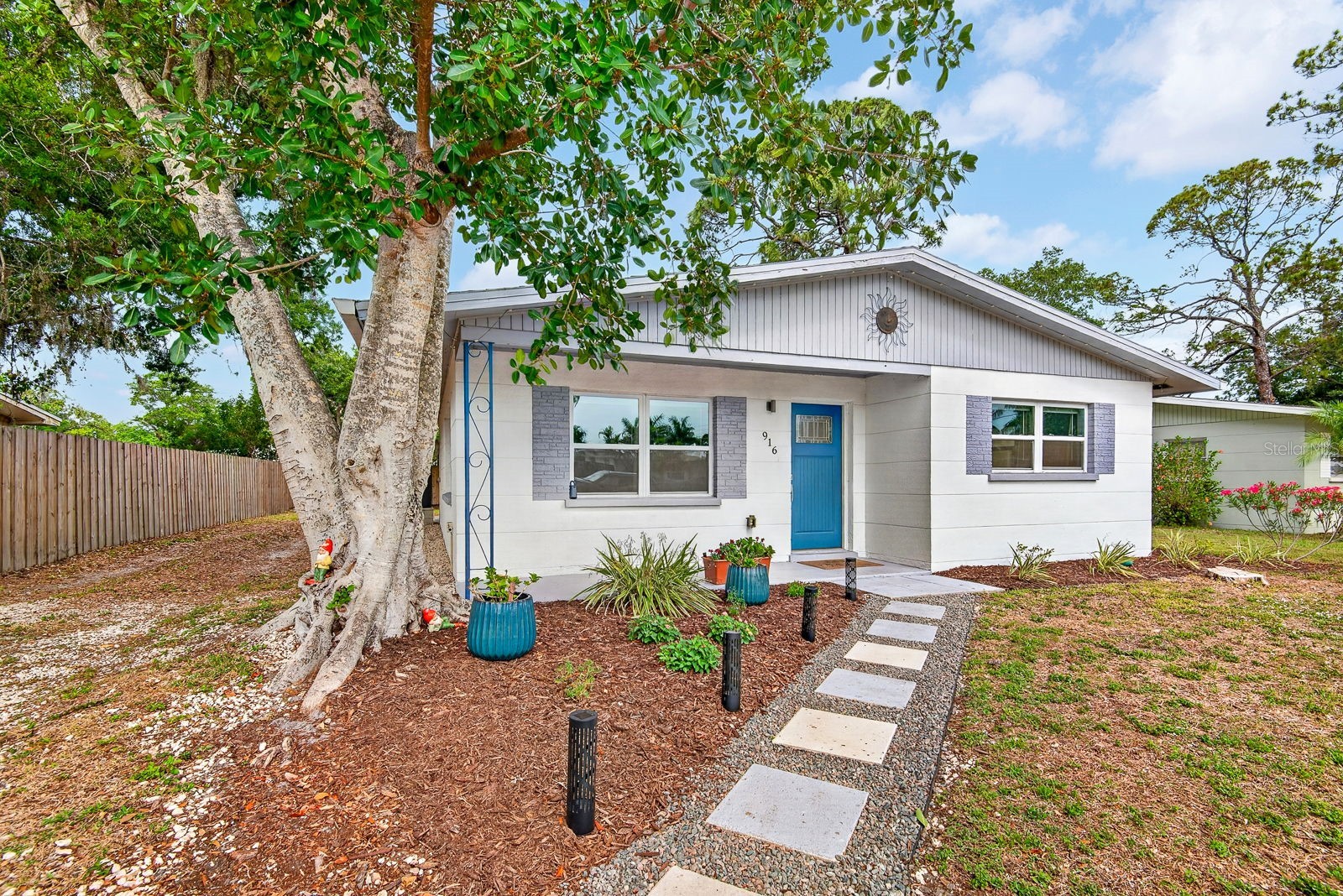 916 PATTISON AVENUE