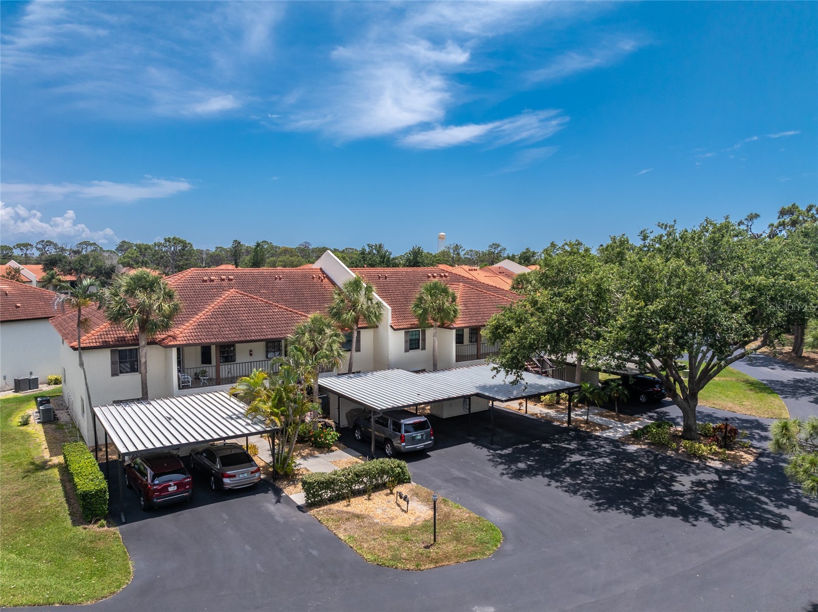 511 PINE HOLLOW CIRCLE 511