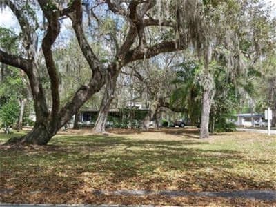 101 OAK BOULEVARD