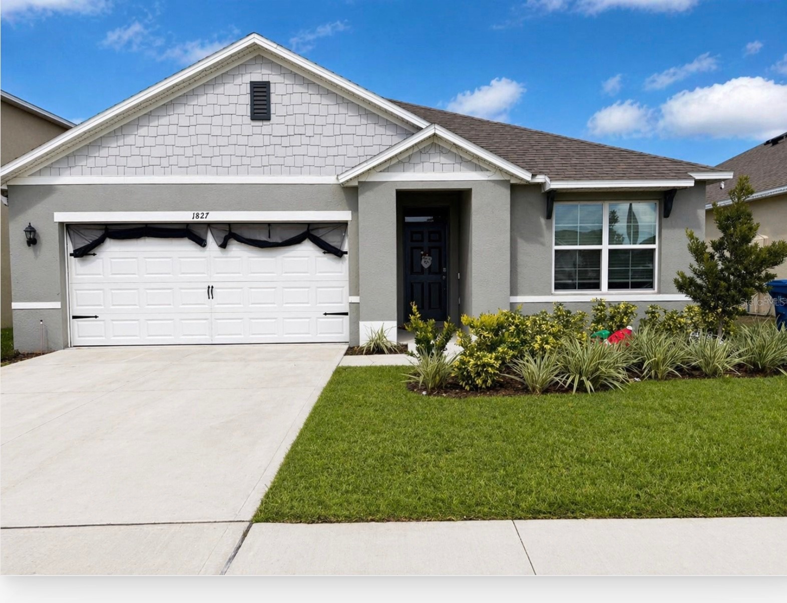 1827 SILVERBELL LOOP