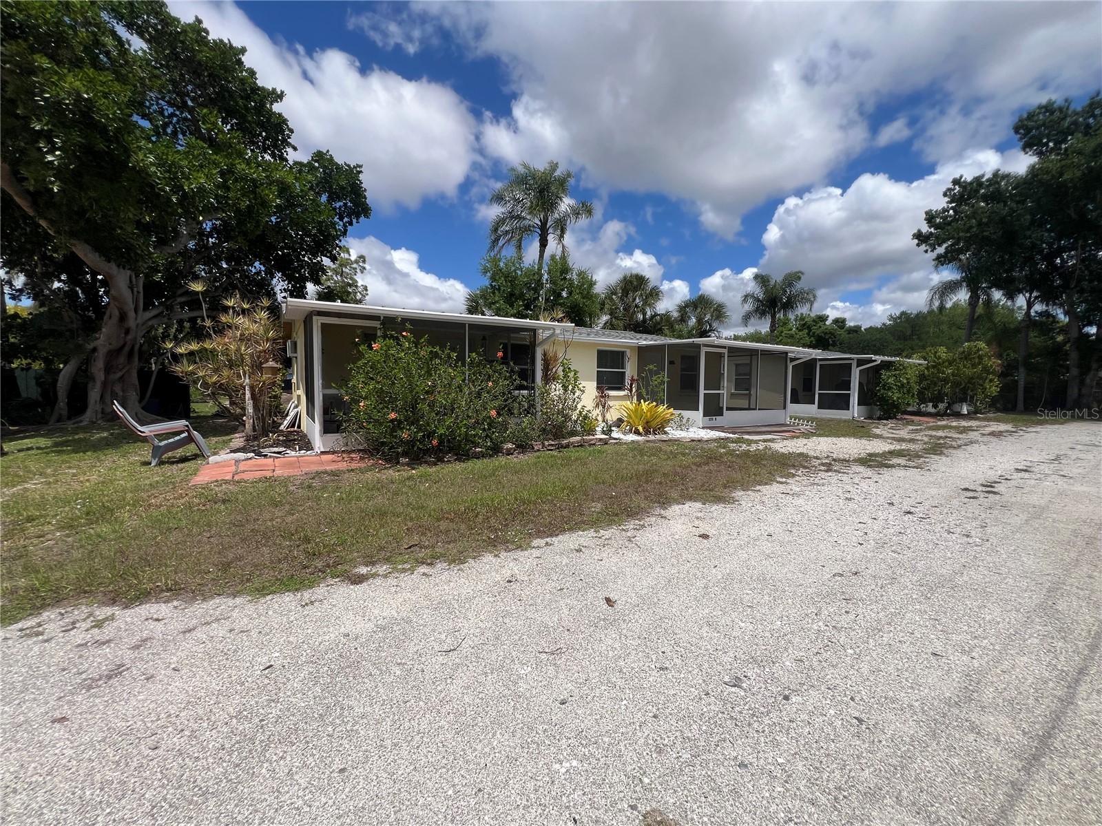 275 PINEAPPLE STREET B