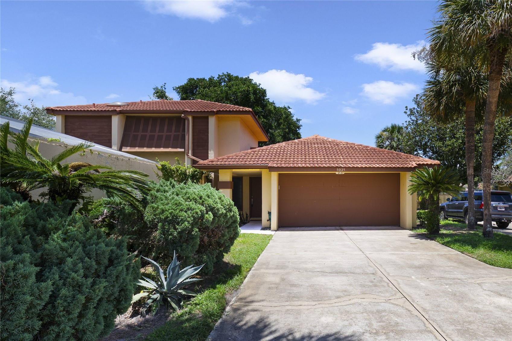 5025 BERMUDA CIRCLE 5025