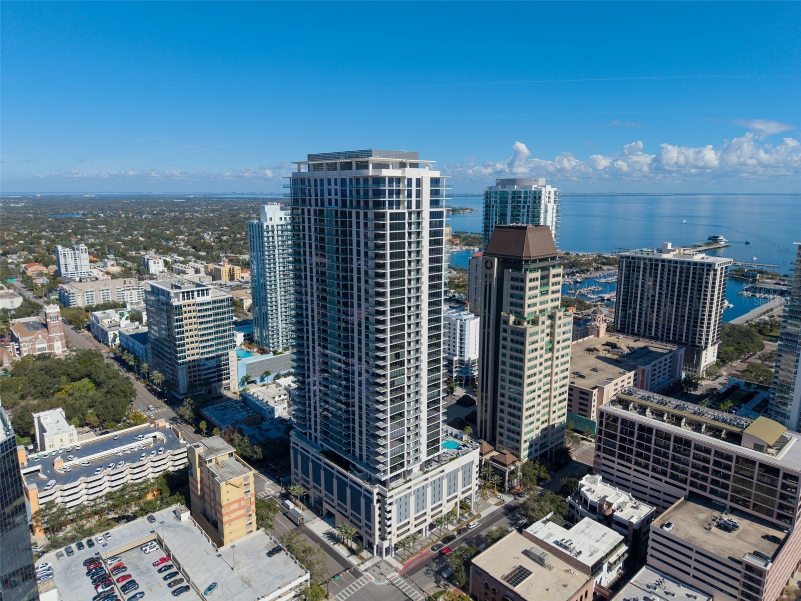 275 1ST AVENUE S 2807