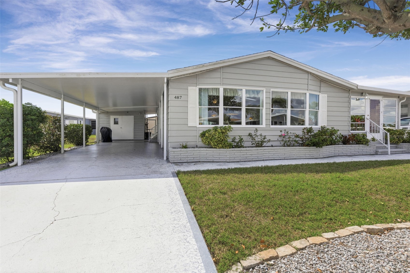 487 LOMA LINDA