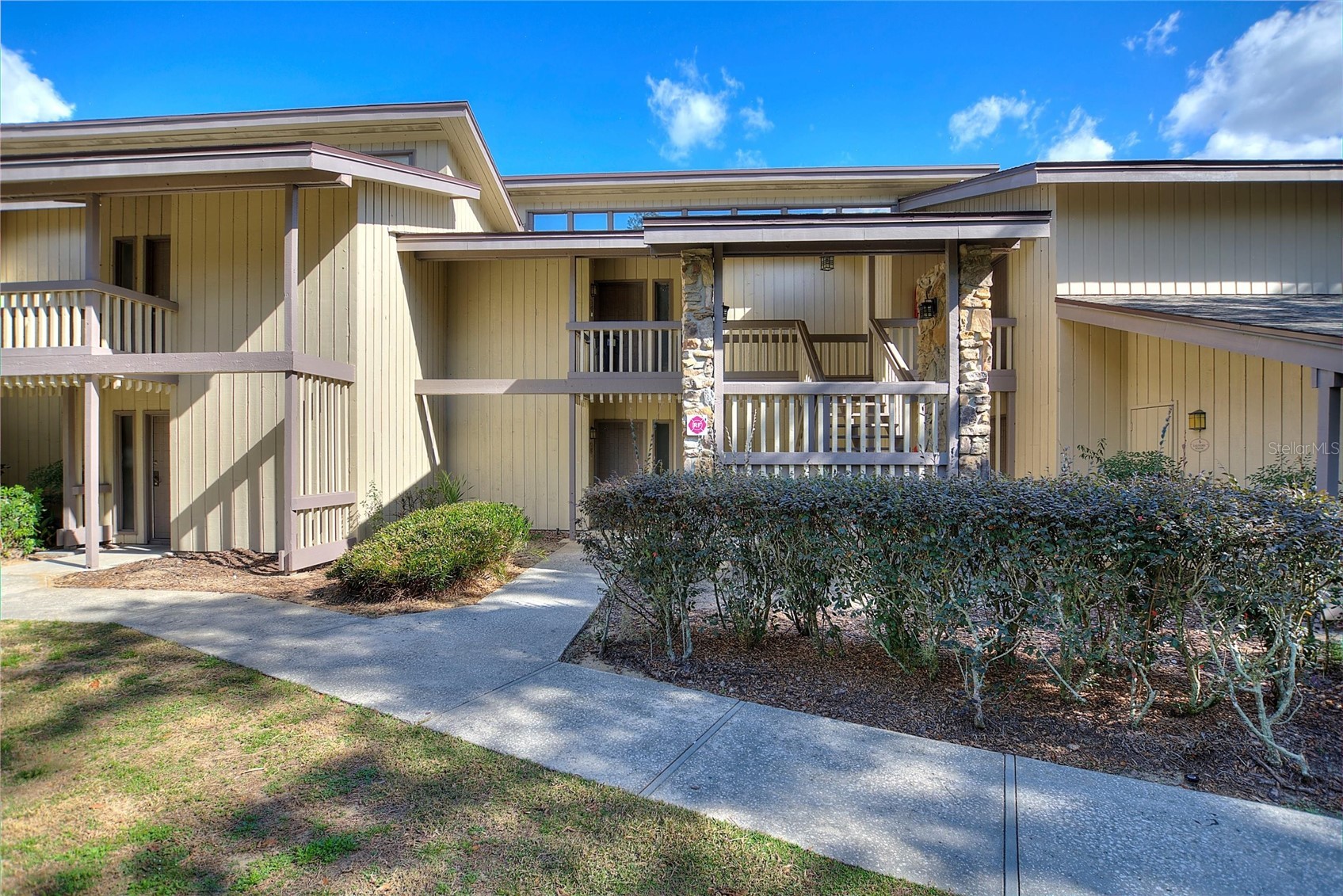 907 TENNIS WAY 3147/8