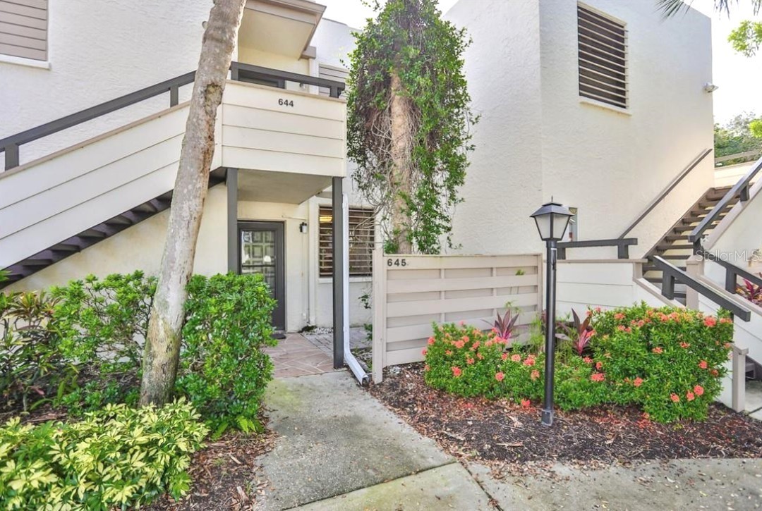 645 WOODLAWN DRIVE
