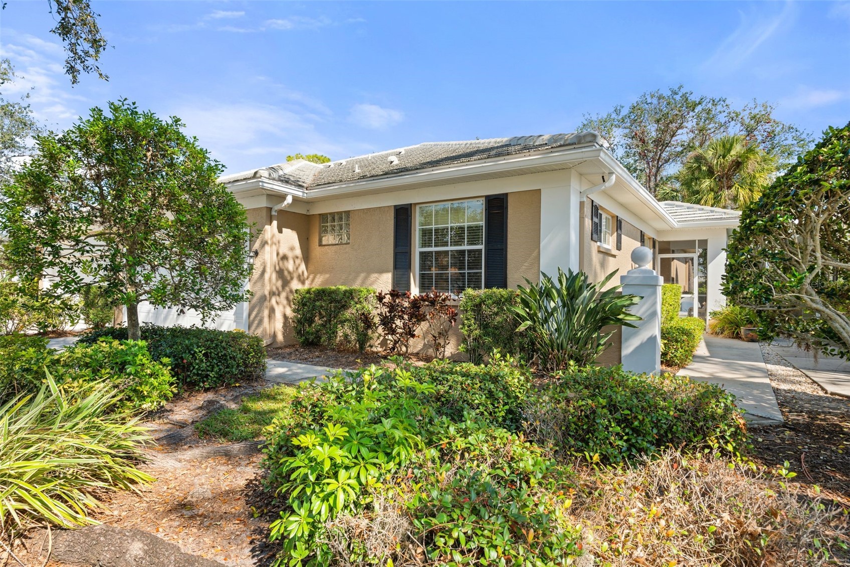 905 BARCLAY COURT