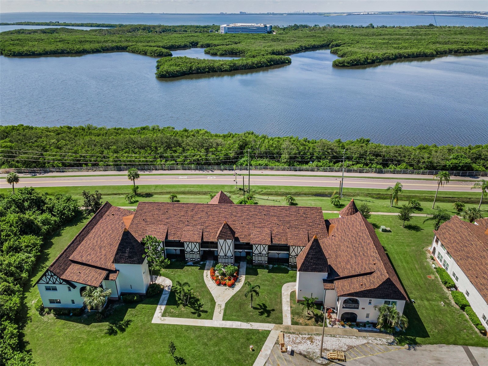 320 N BAYSHORE BOULEVARD 107