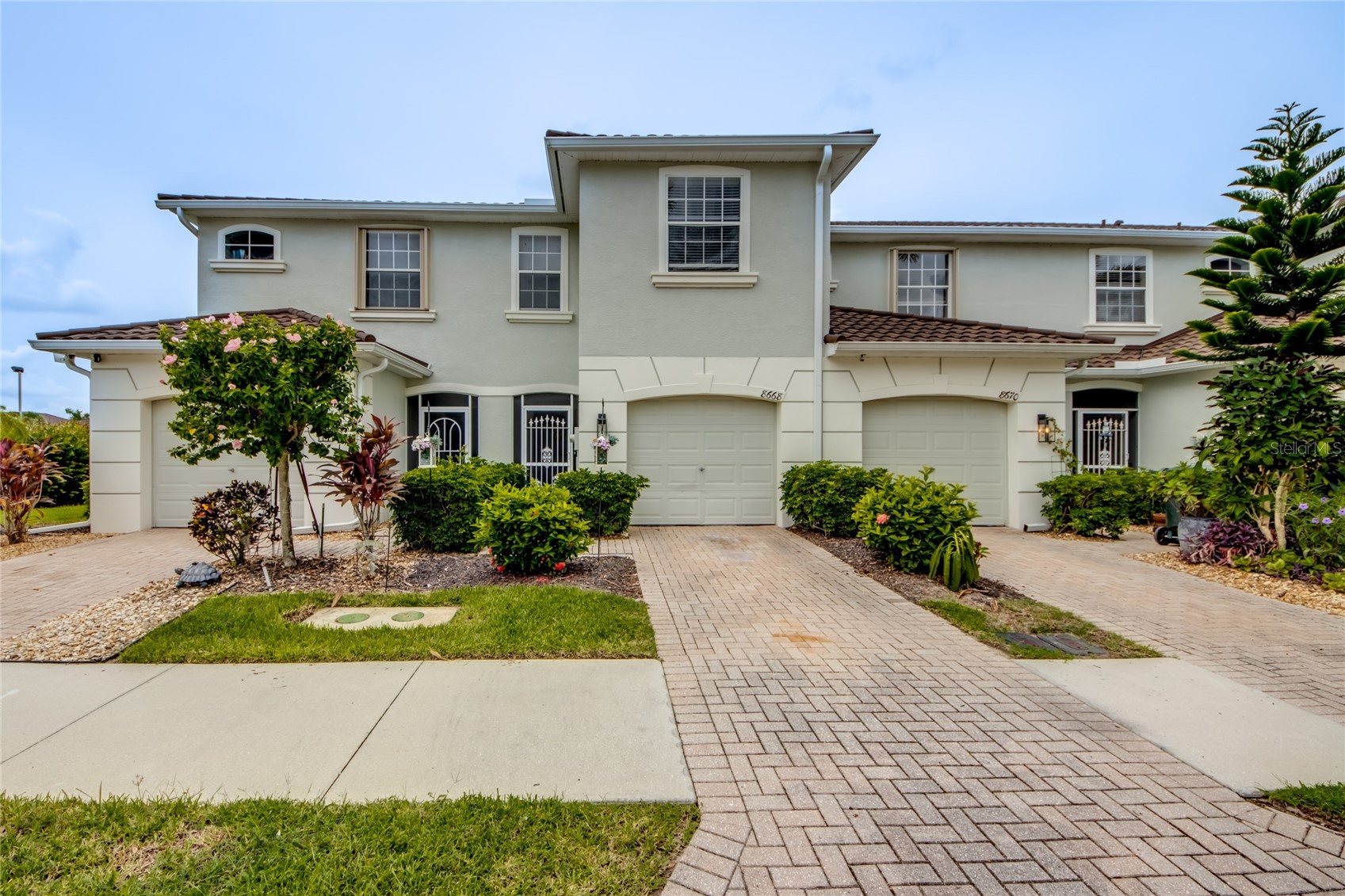 8668 ATHENA COURT