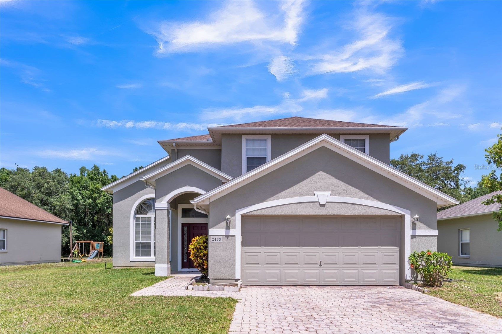 2433 HURON CIRCLE