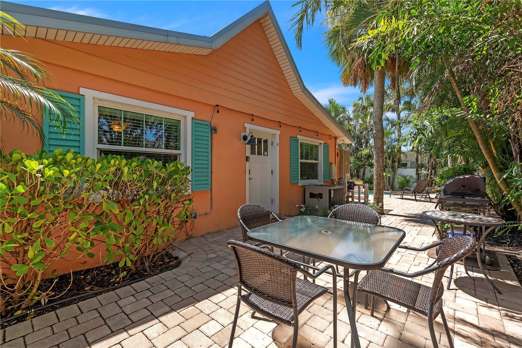 205 PEACOCK LANE A