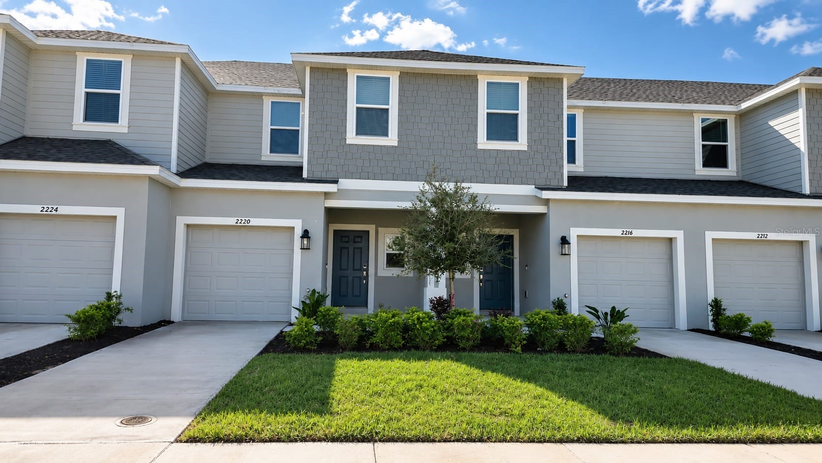 2220 PORTRAIT STREET