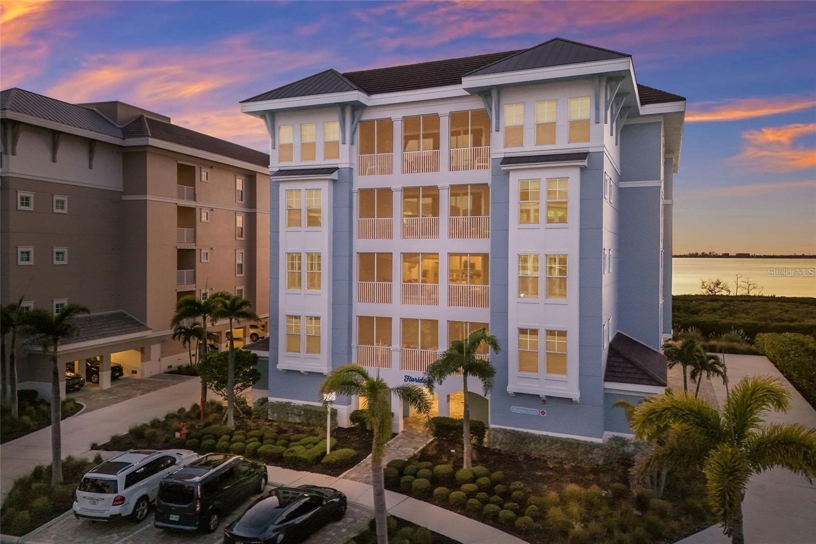 376 ARUBA CIRCLE 203