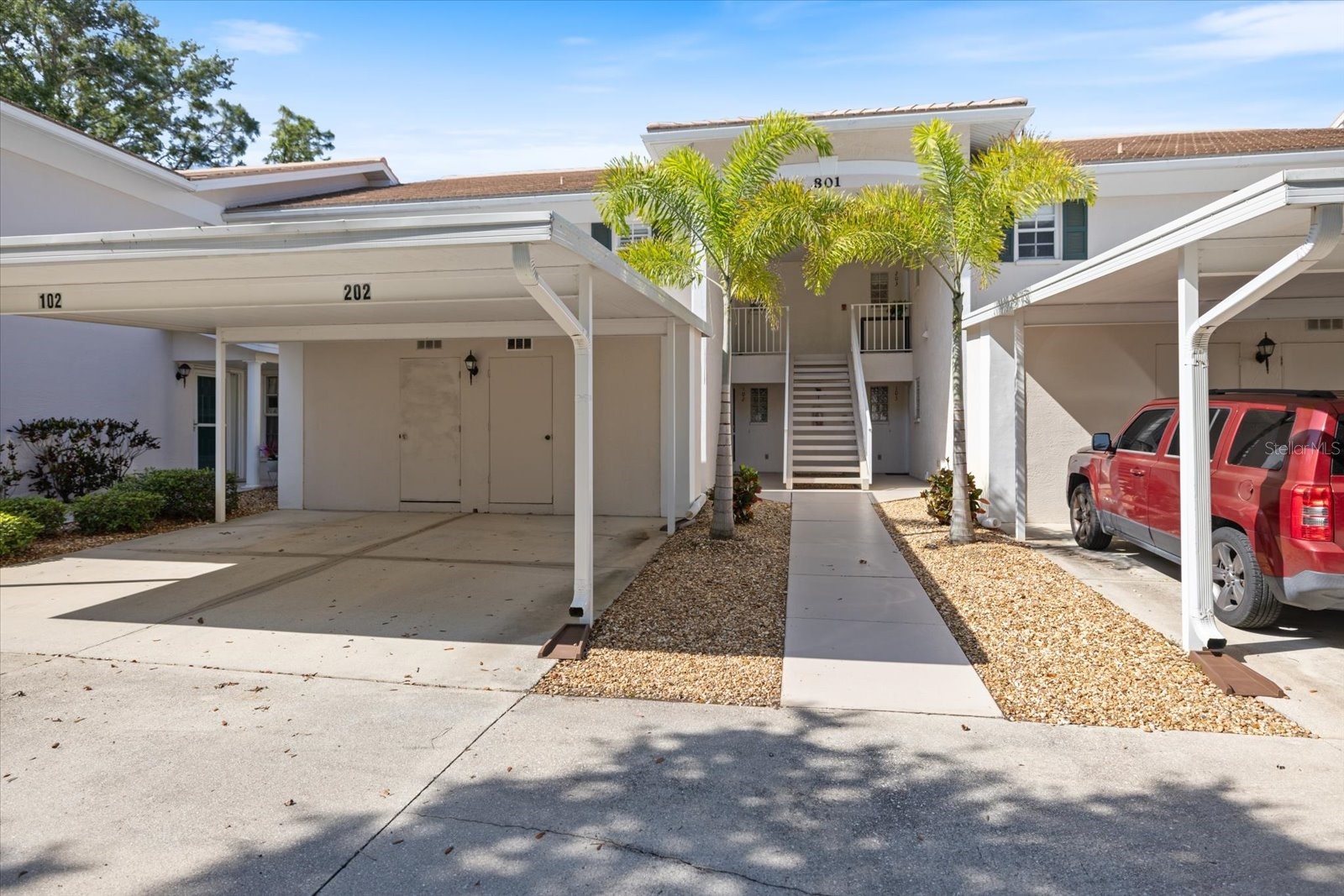 801 MONTROSE DRIVE 202