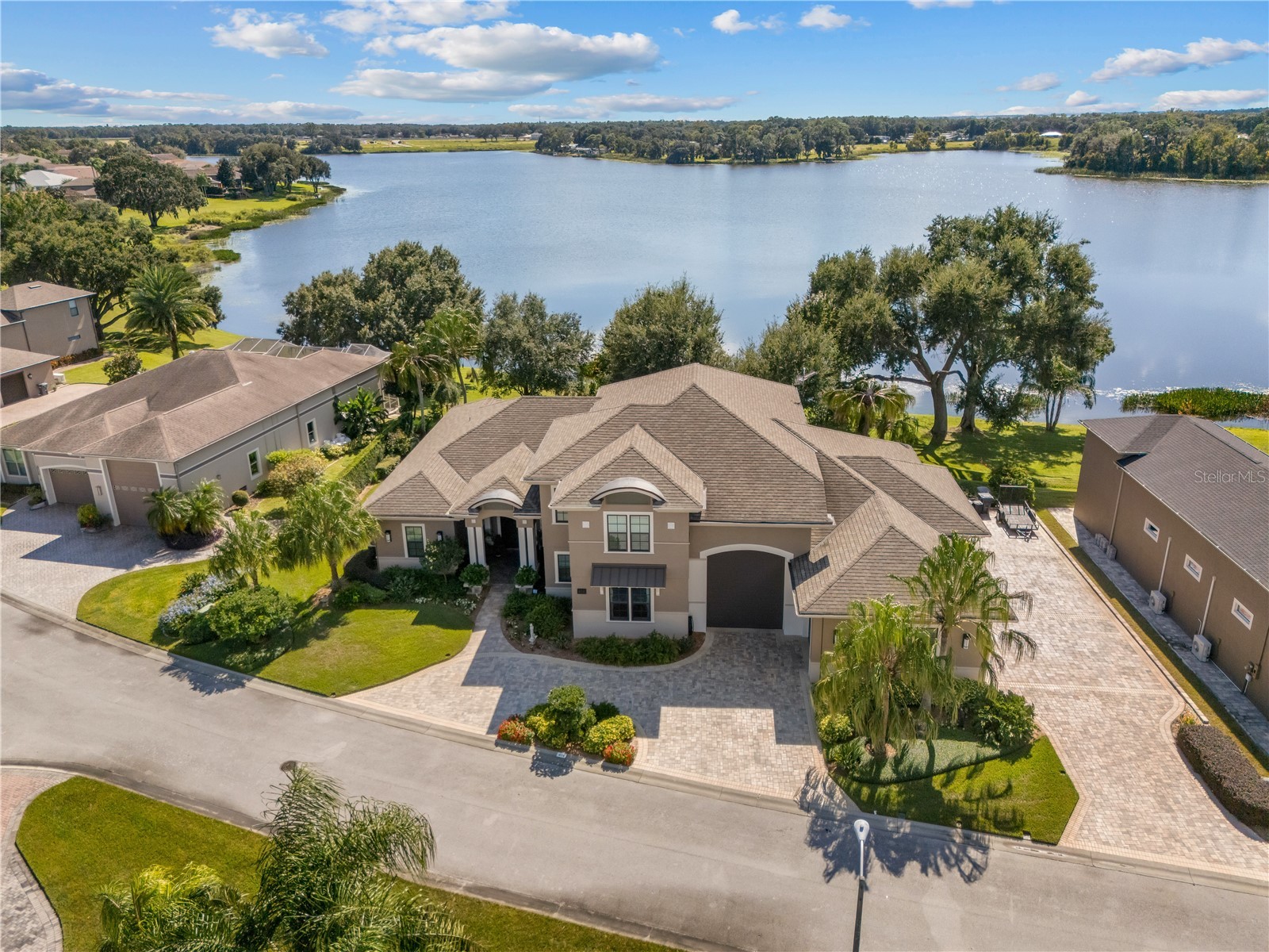 414 MEANDERING WAY