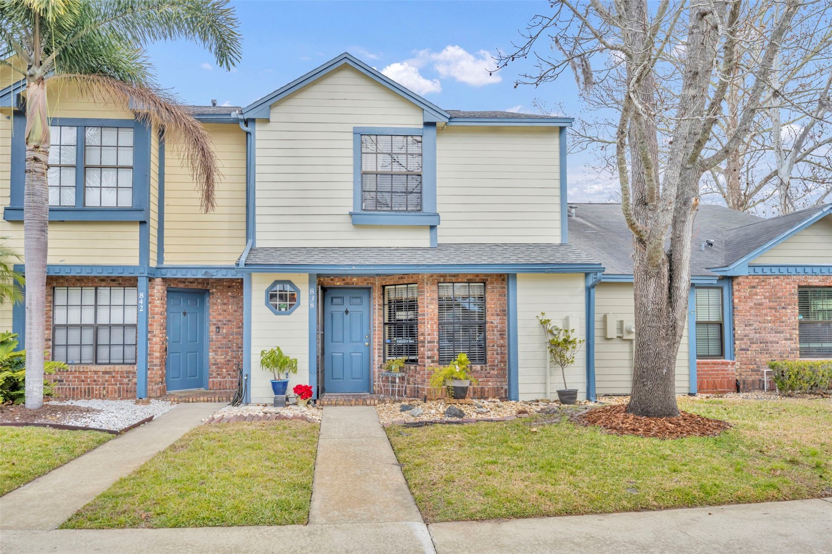838 COMMONWEALTH COURT