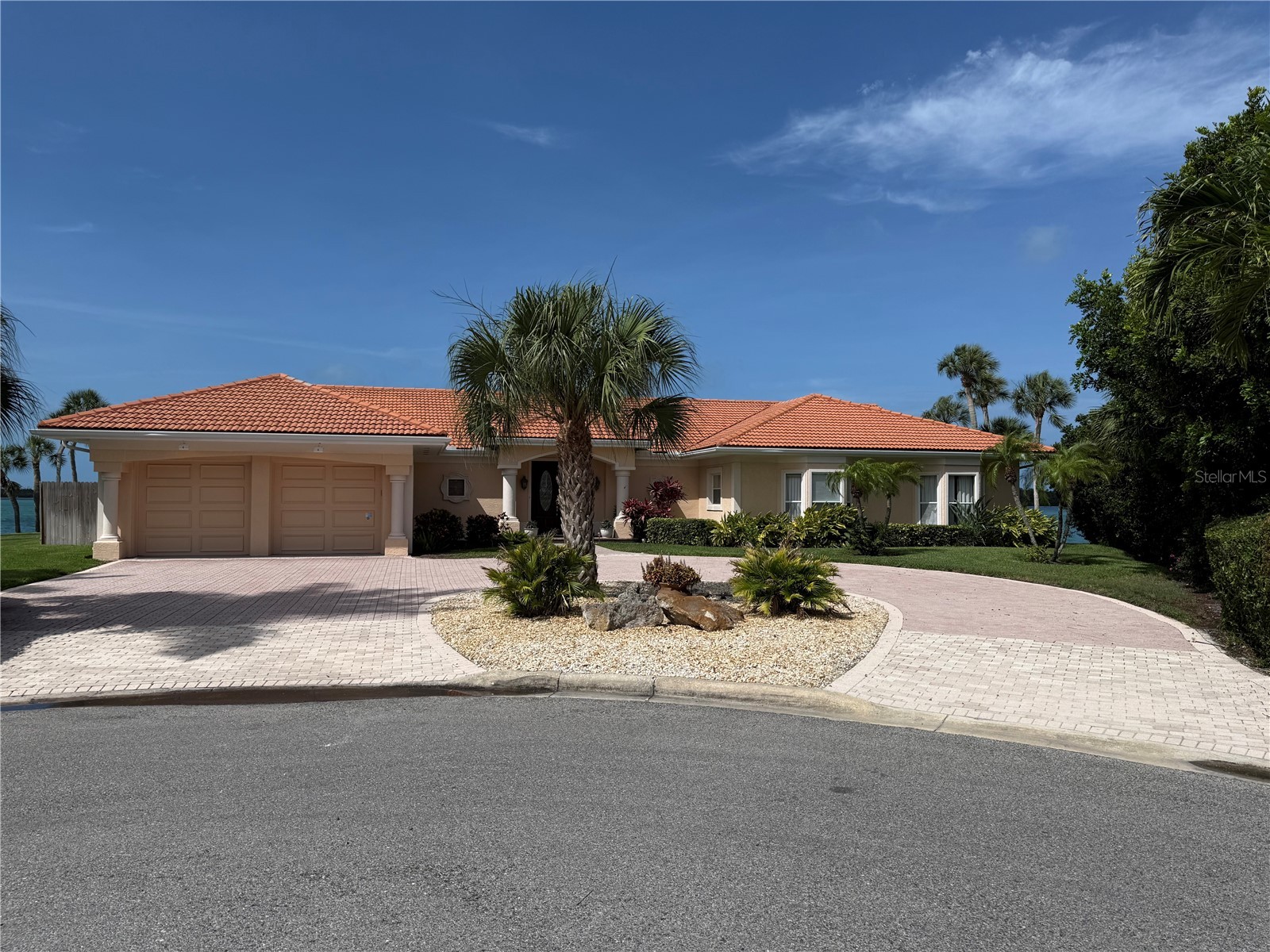 376 W ROYAL FLAMINGO DRIVE