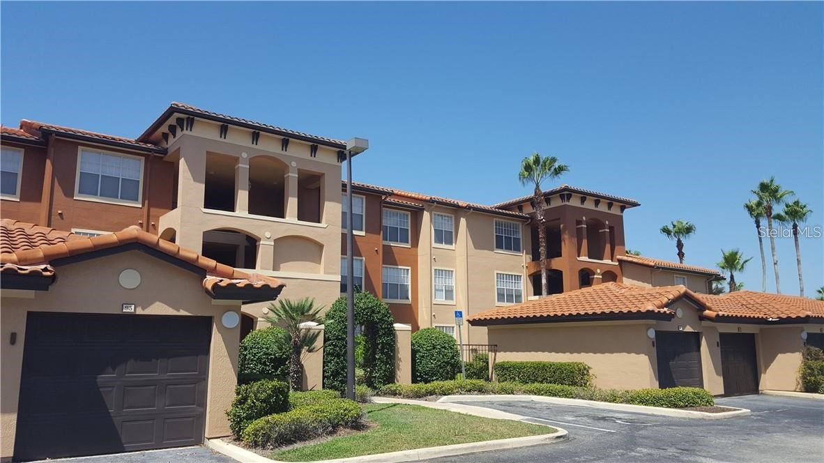5566 METROWEST BOULEVARD 303