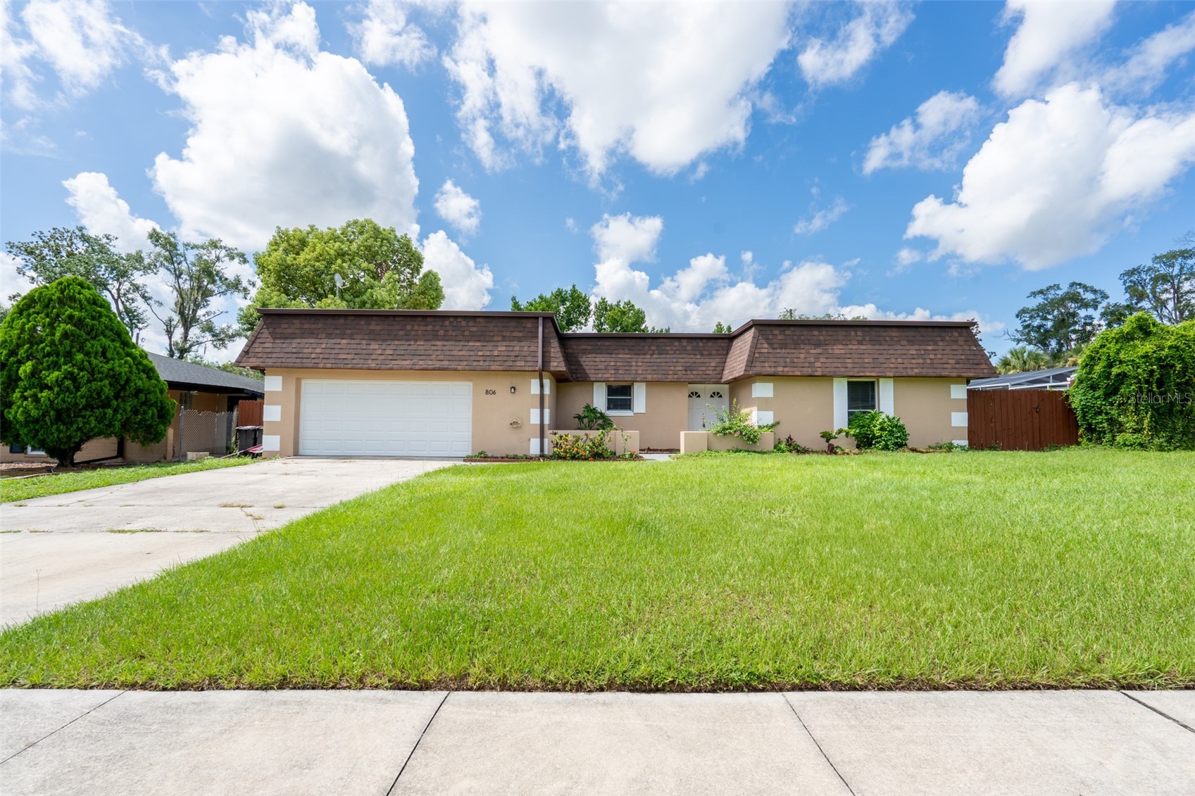 806 HIGHLAND DRIVE
