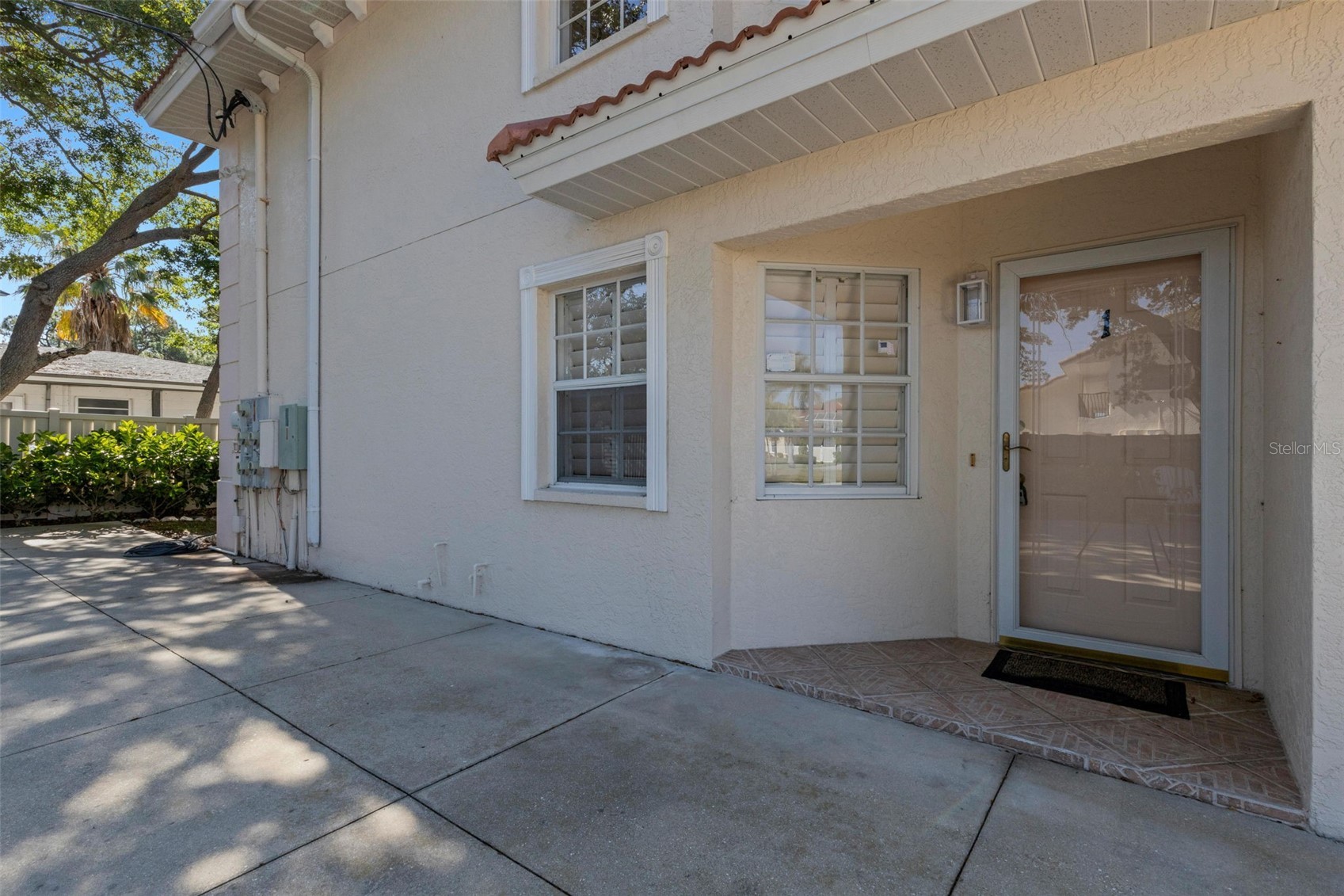 528 W VENICE AVENUE # 1
