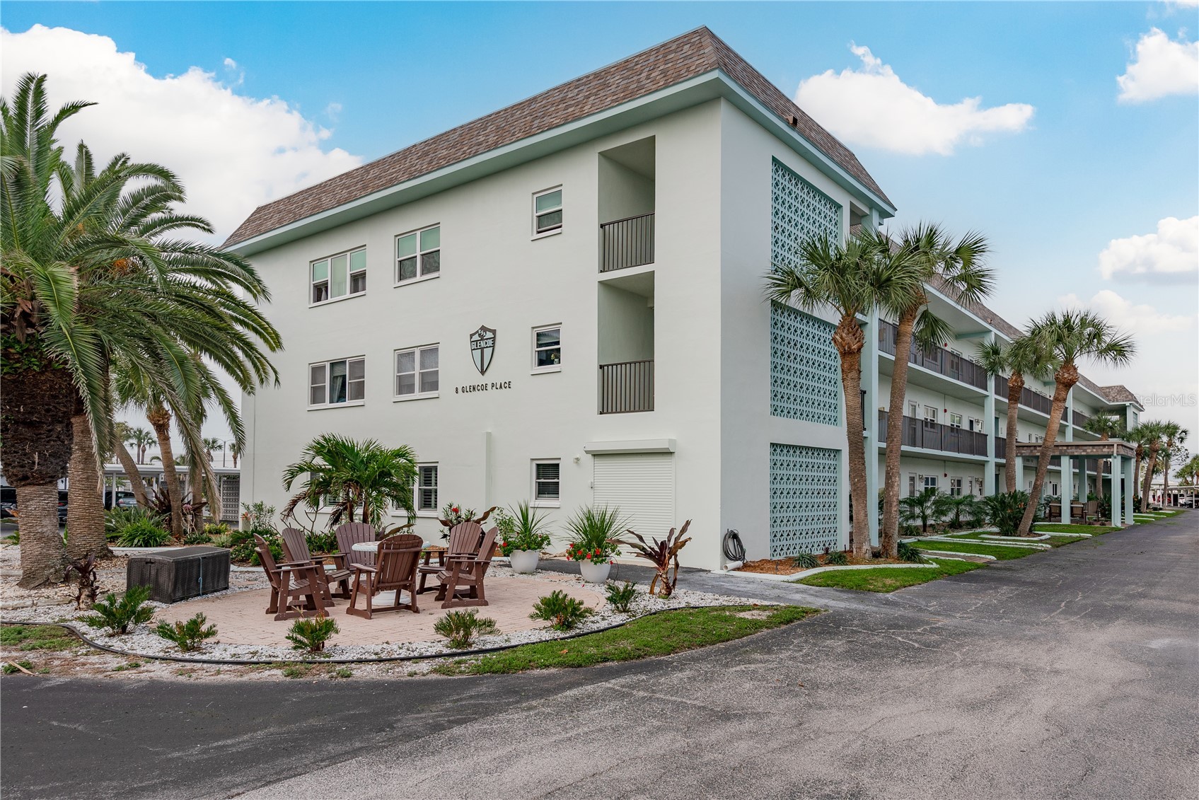 8 GLENCOE PLACE 104