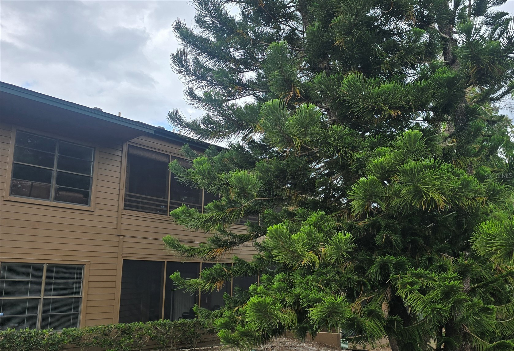 406 LENNOX ROAD W
