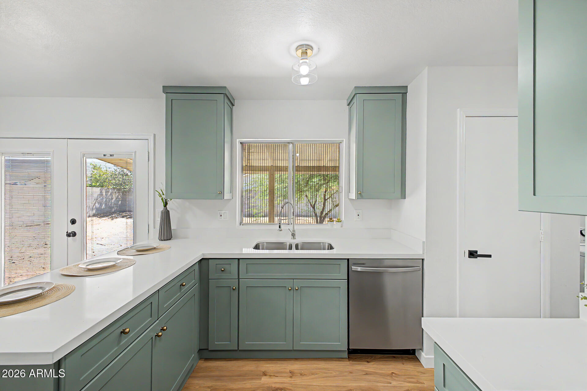 4219 W SUNNYSIDE Avenue, Phoenix, AZ 85029